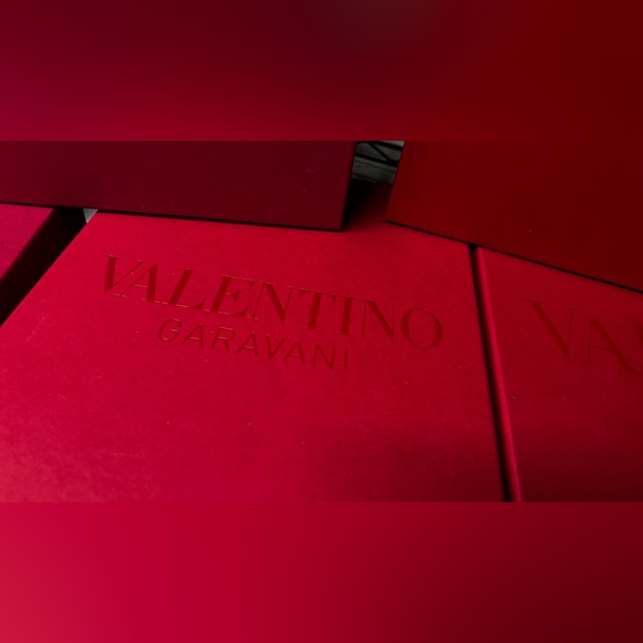 Excellentt quality. 7 boxes
Different sizes. Per piece 23 Bondle 120 - Picture 4 of 4